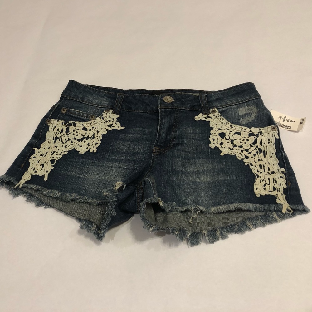 Aeropostale shorty jean shorts (2-1/2 inseam)